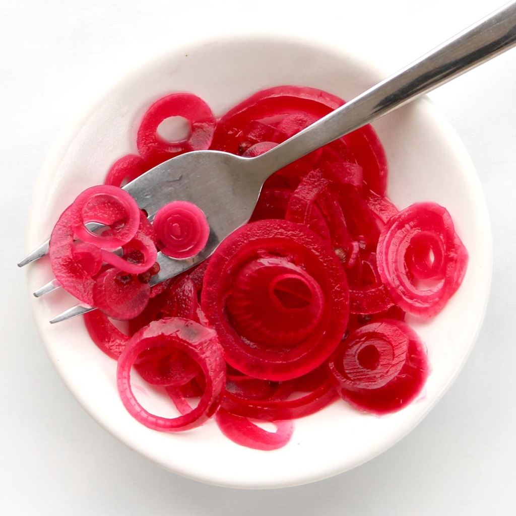 pinke Zwiebeln süß-sauer