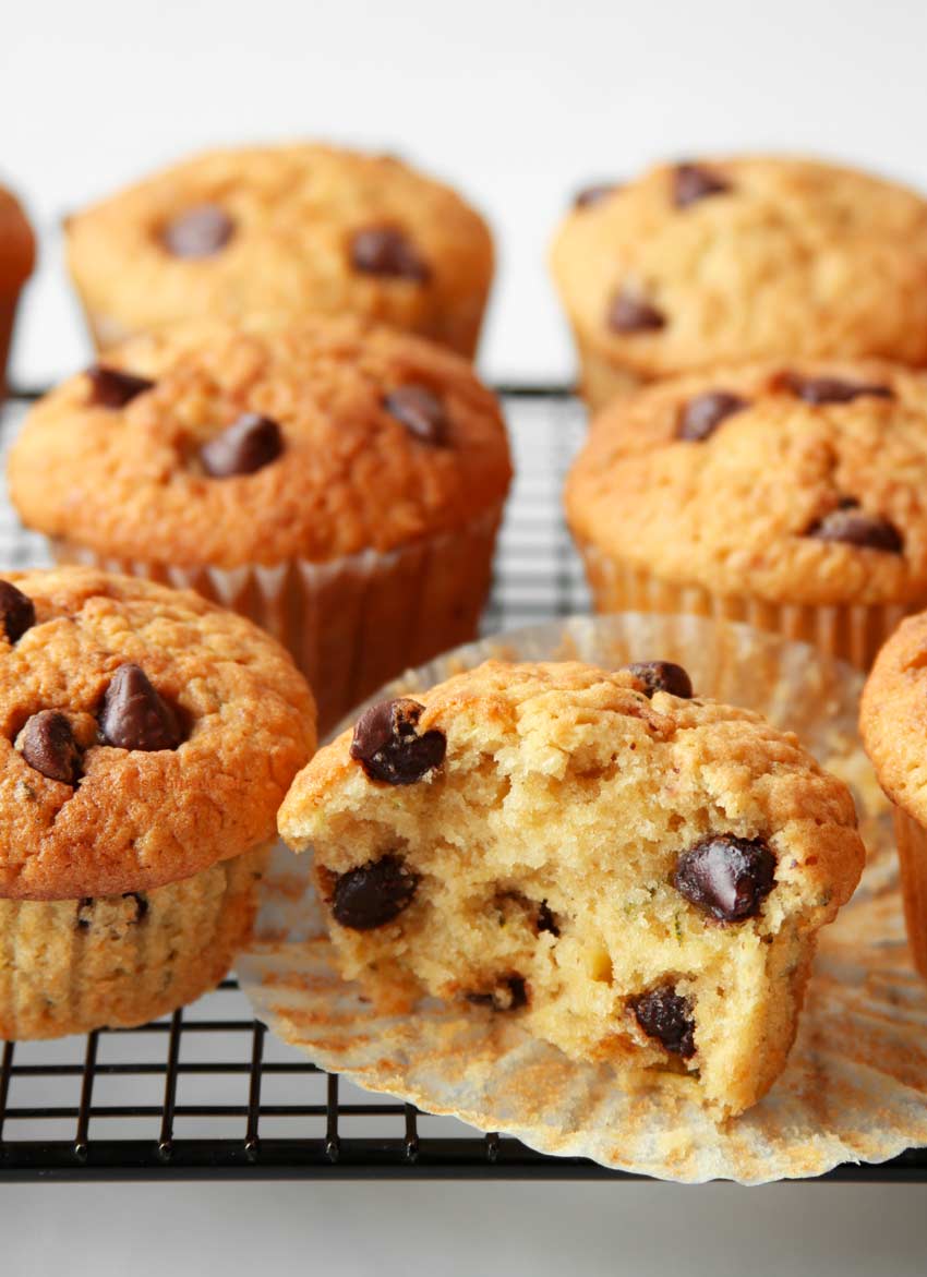 Zucchini Scoko Muffins auf Gitter