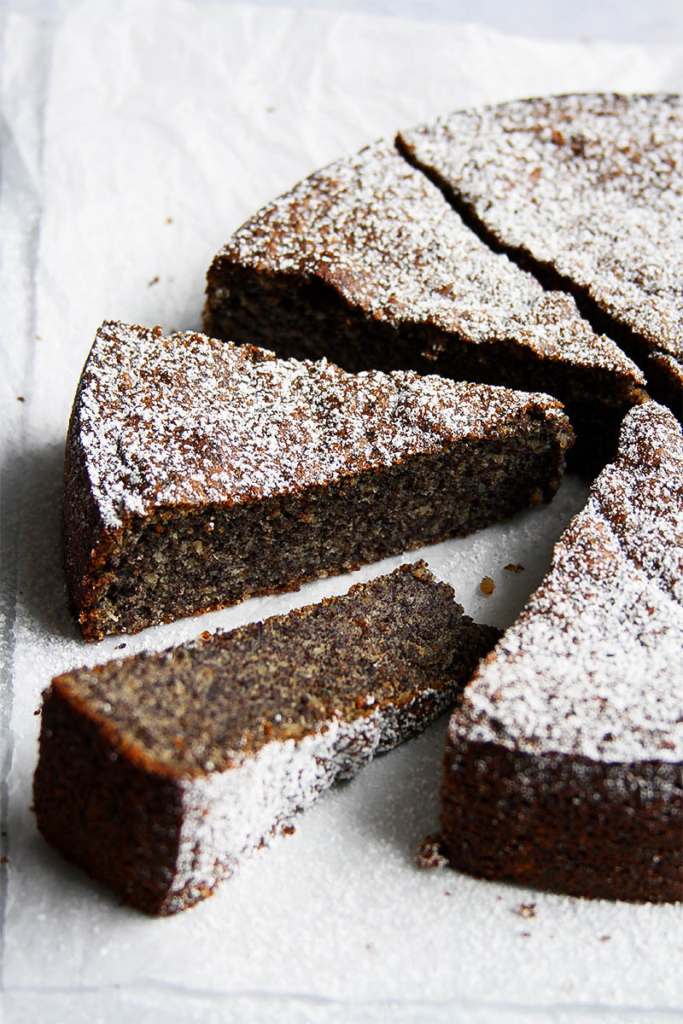 Saftiger Mohnkuchen ohne Mehl » Taste of Travel