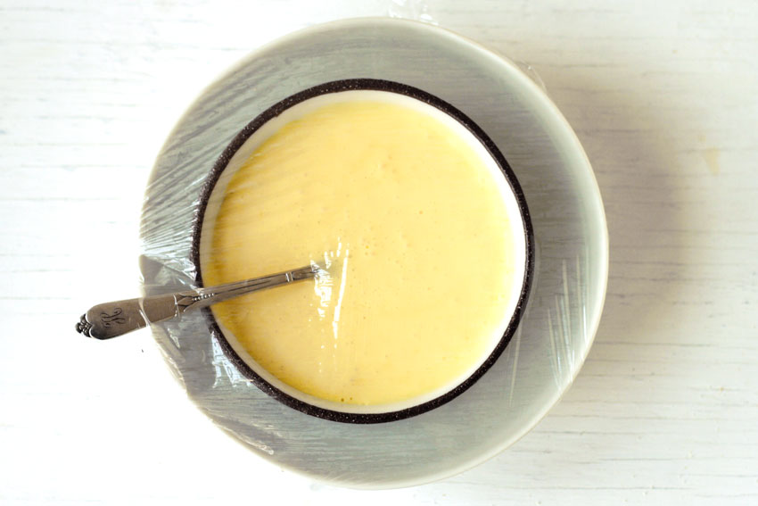 Sauce Hollandaise in Schüssel