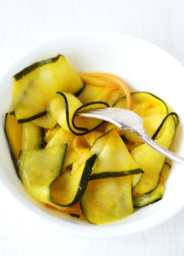Schnell Eingelegte Zucchini Pickles » Taste of Travel