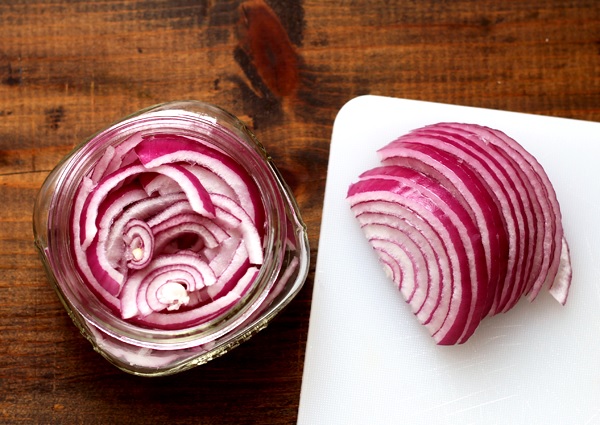 Schnell eingelegte Zwiebeln - Pickled Onions