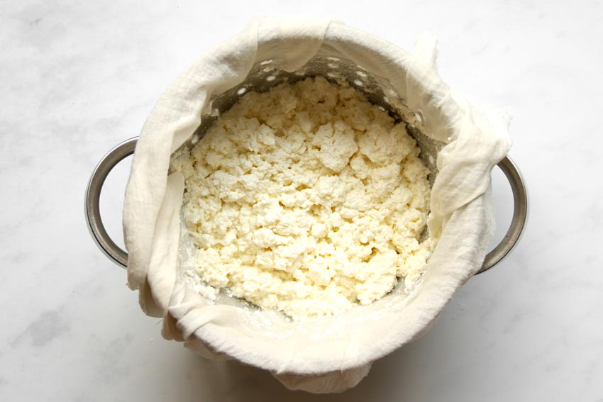 Käsebruch in Mulltuch