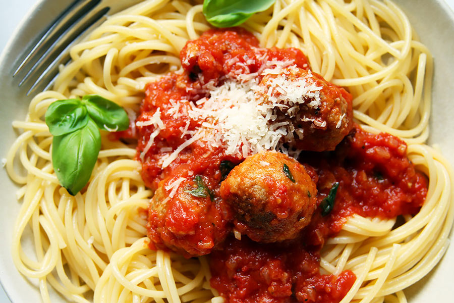 Spaghetti und Meatballs