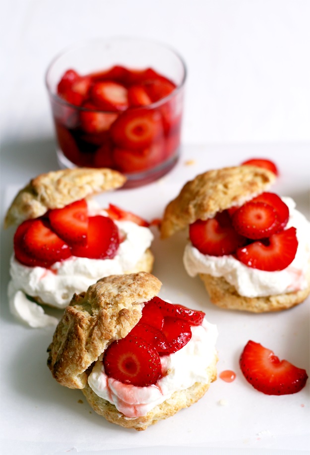 Strawberry Shortcakes mit Drop Biscuit Teig