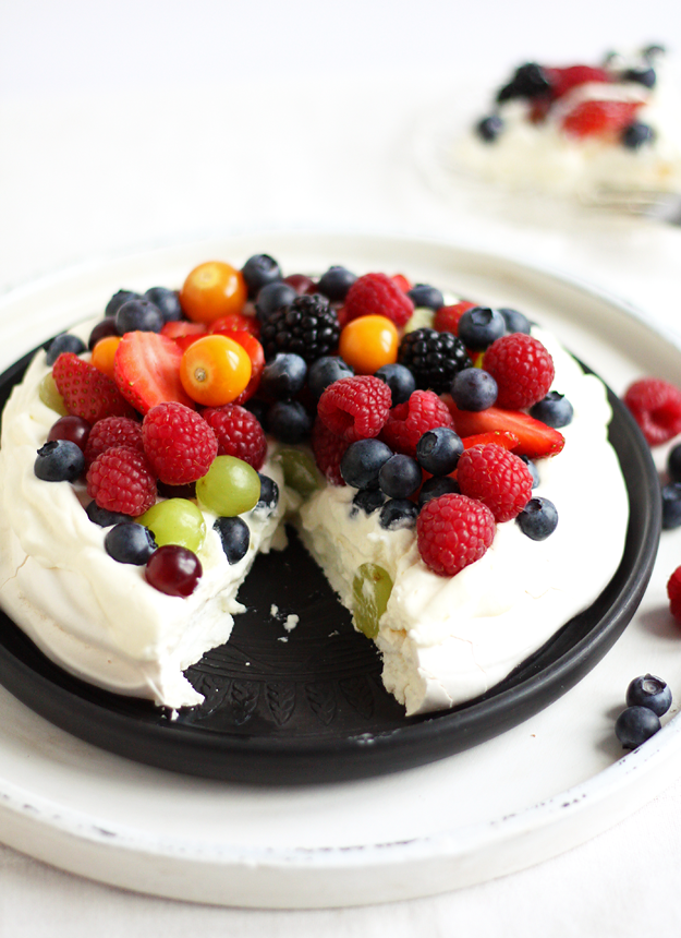 Berry Pavlova