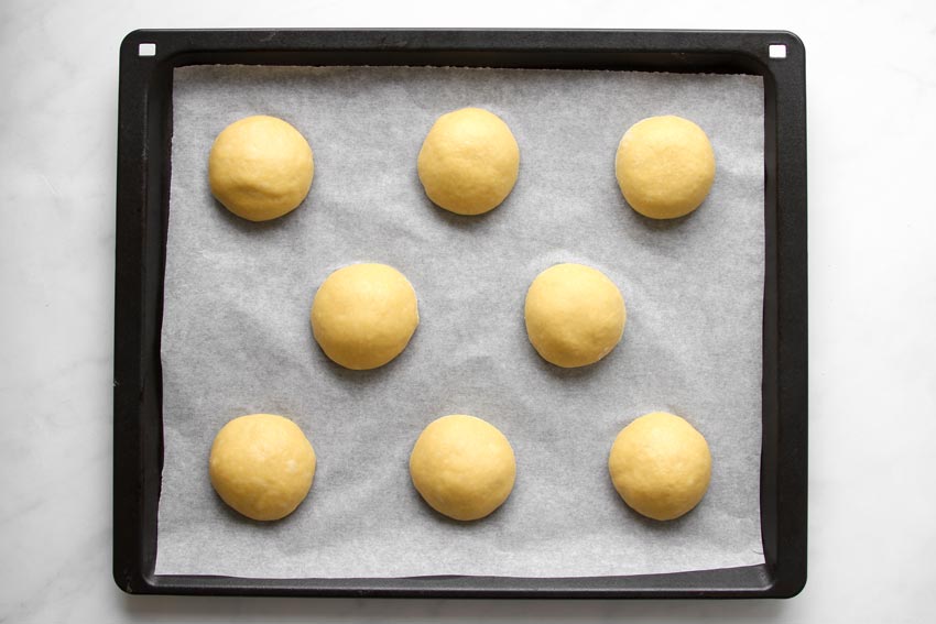 Teigkugeln Pan de Muerto