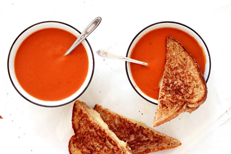 Tomatensuppe mit Grilled Cheese Sandwich Rezept