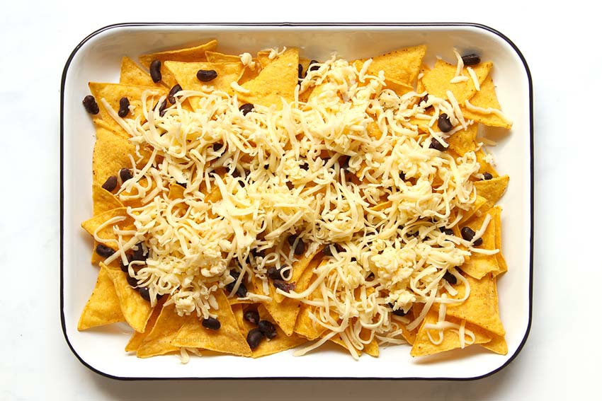 Nachos mit Käse und Bohnen