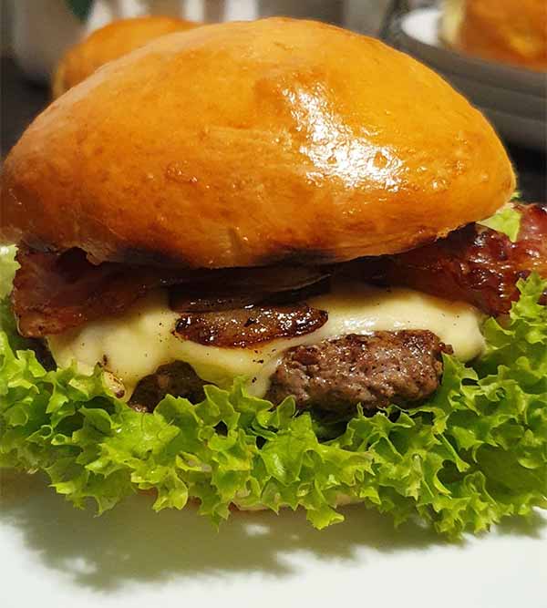 Super Burger Buns nach Rezept von TasteofTravel.at