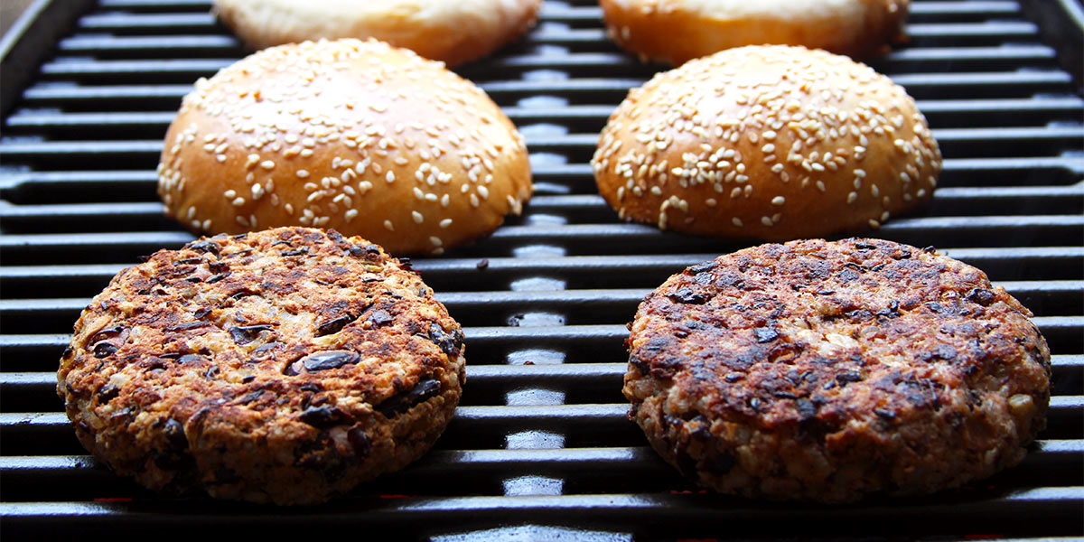 Vegetarisches Patty mit Bohnen Grill Rezept