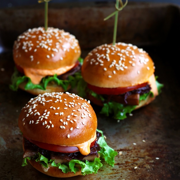 Veggie Sliders - Mini-Burger
