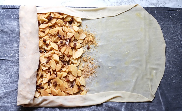 Wiener Apfelstrudel mit gezogenem Strudelteig Rezept