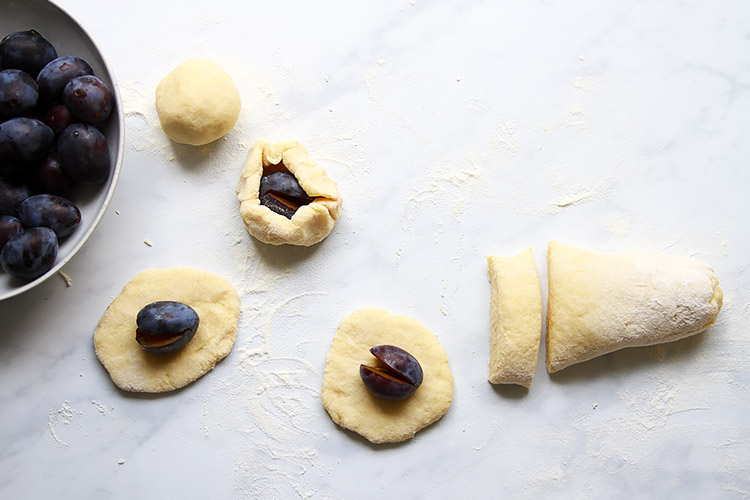 Zwetschgenknödel einfaches Rezept